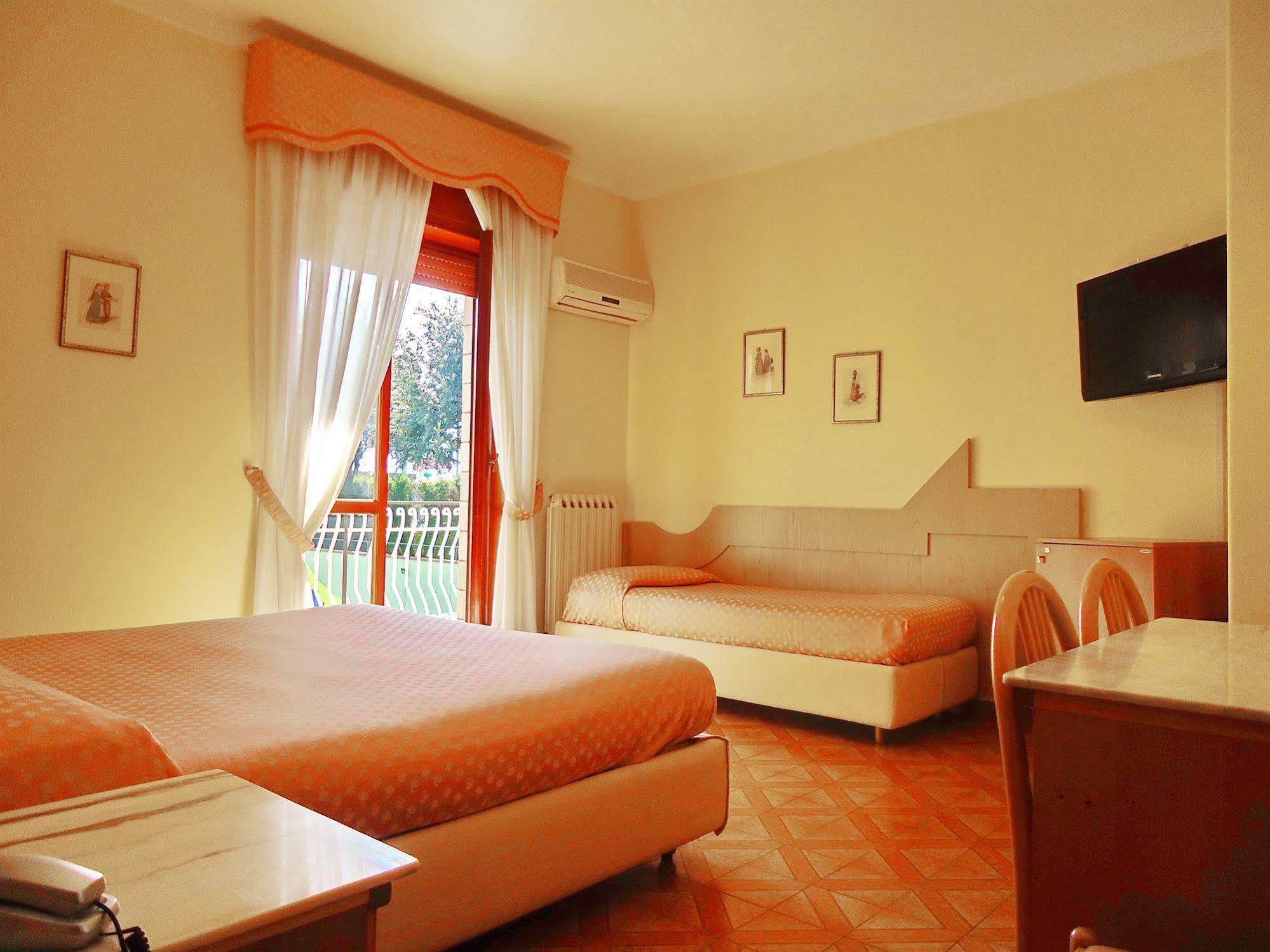 Hotel Giovanna Pompeji Eksteriør billede